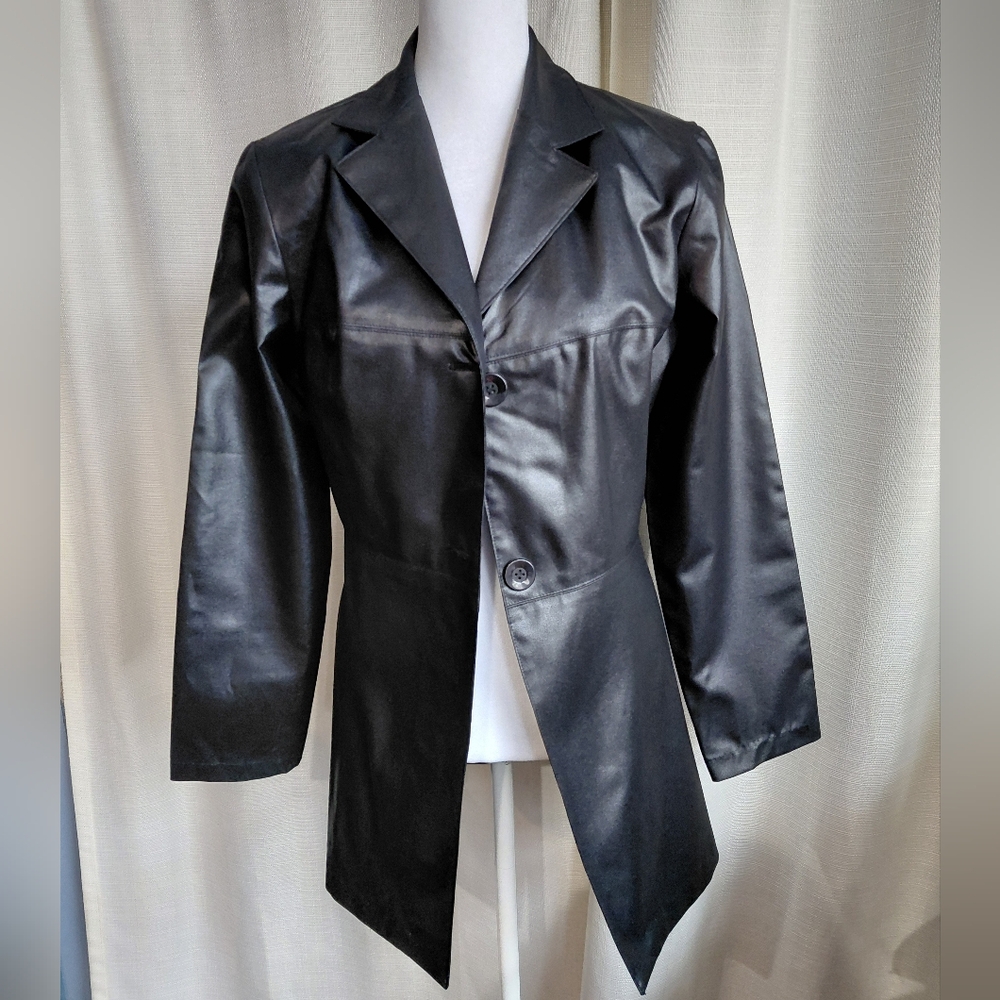 Sleek Black 2-Button Jacket
